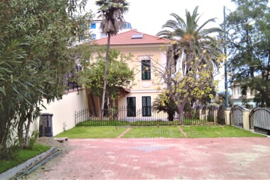 Parcheggio e Villa